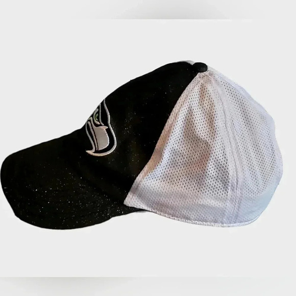 Seattle Seahawks Hat - Picture 4 of 14